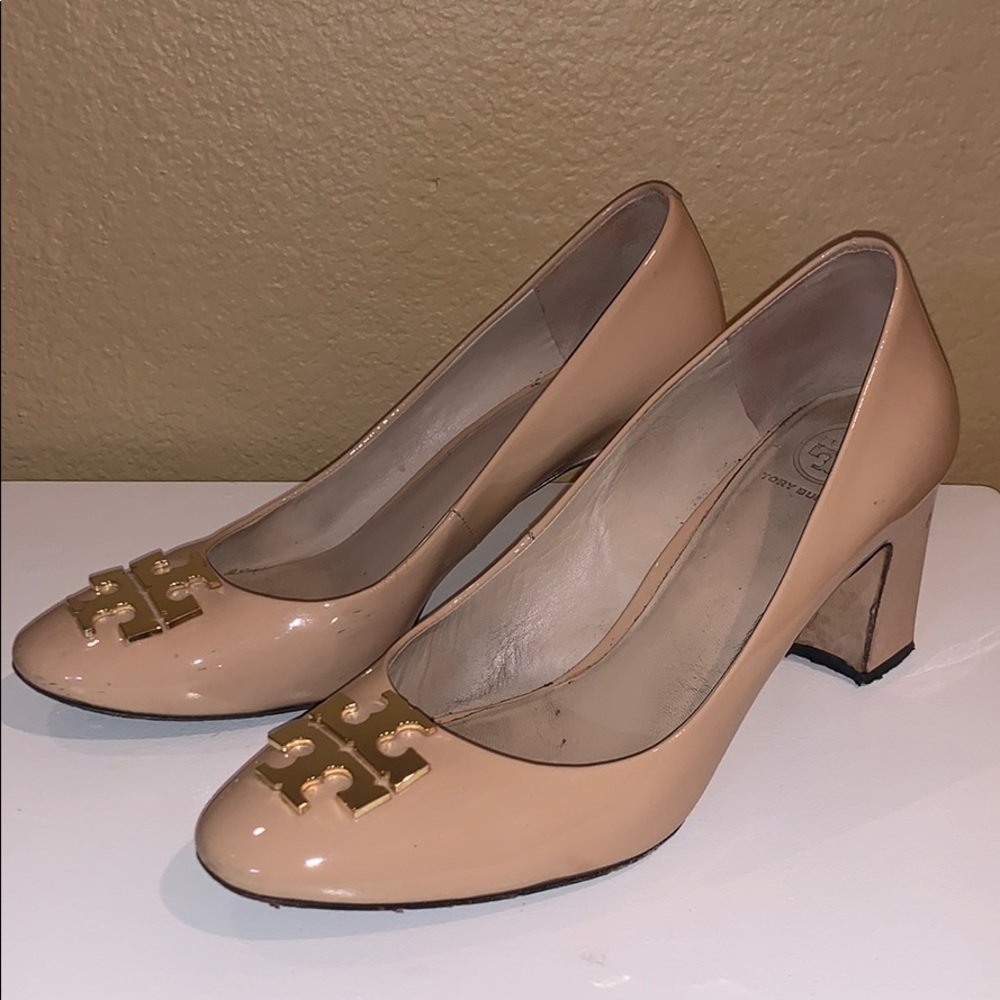 Tory Burch Raleigh Patent Mid-Heel Logo Pump